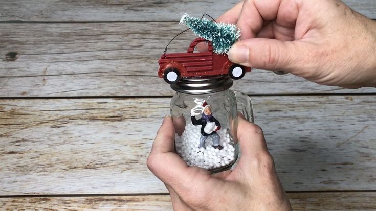 How to make homemade ornaments with flour and salt